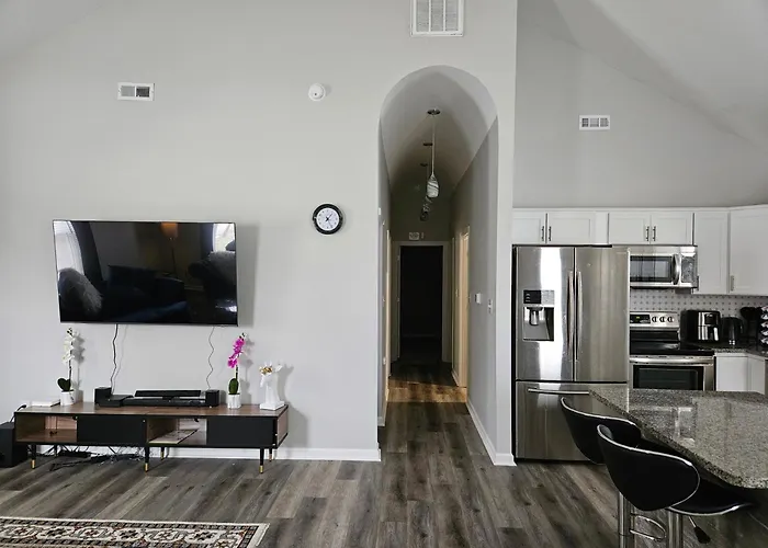 New 3Bd Home Near Downtown Indy