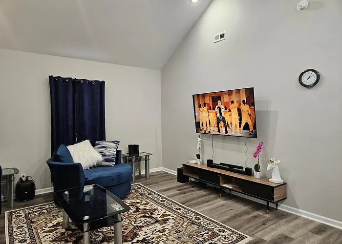New 3Bd Home Near Downtown Indy