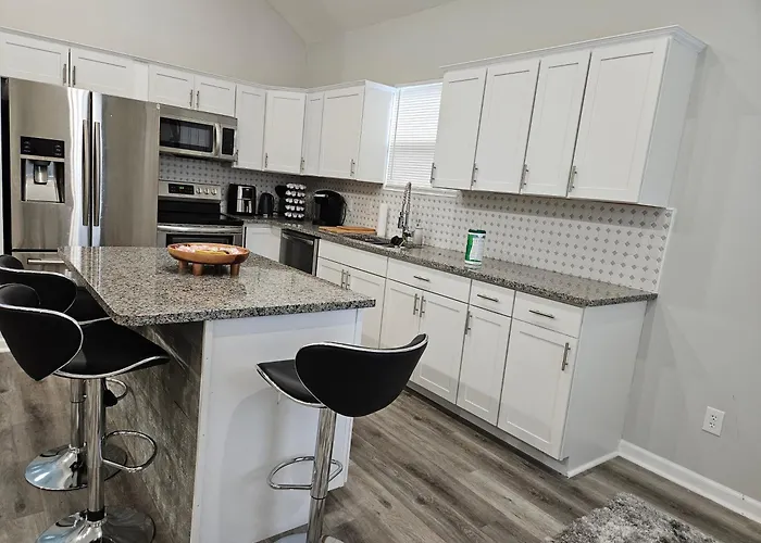 New 3Bd Home Near Downtown Indy