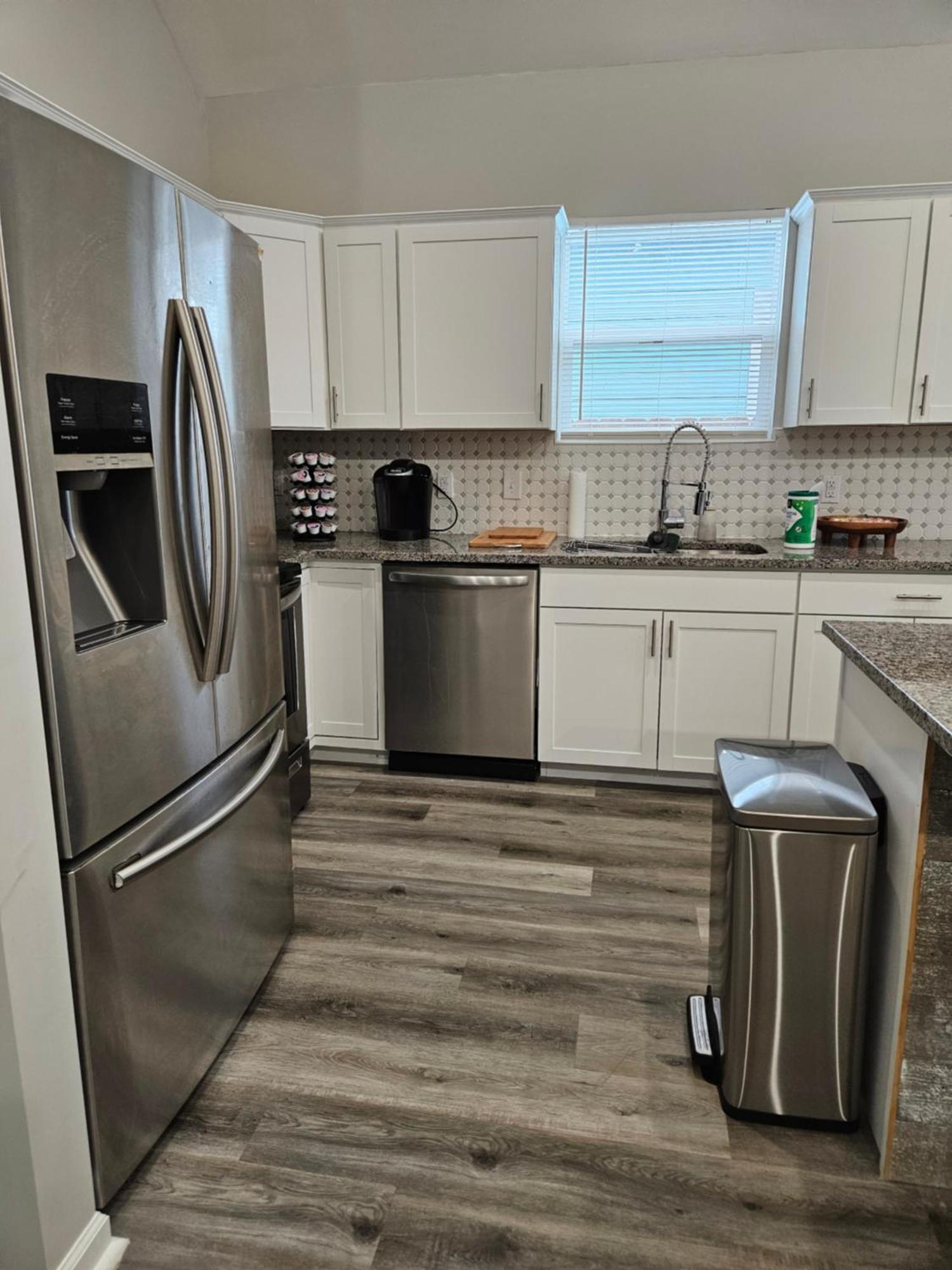 New 3bd Near Downtown Indy Apartment *