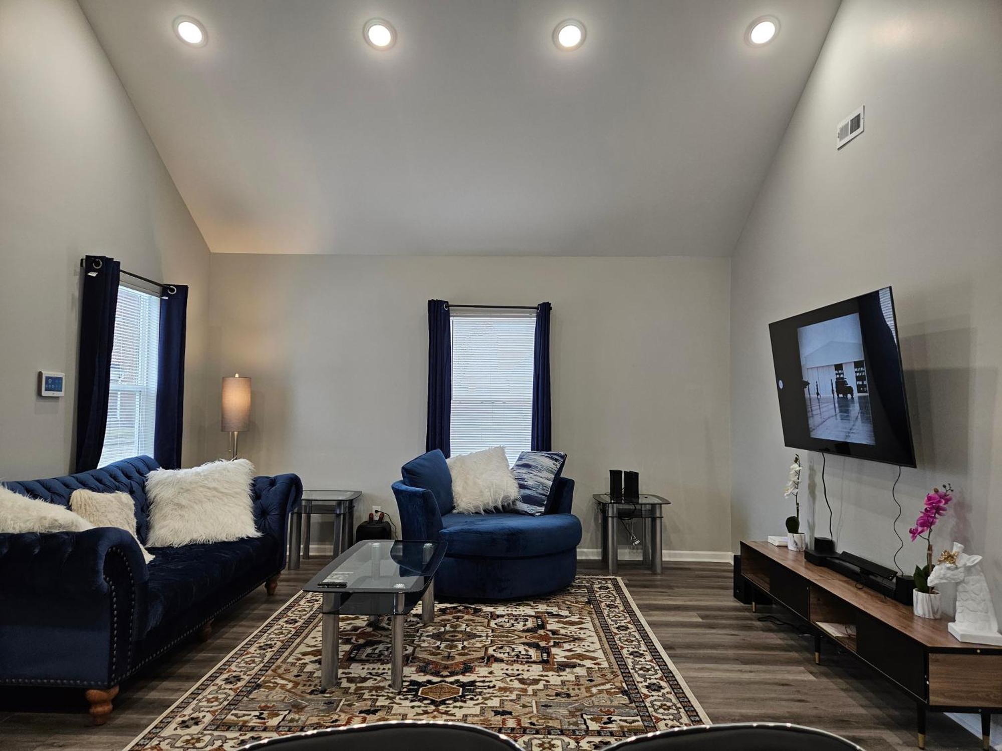 New 3bd Near Downtown Indy *